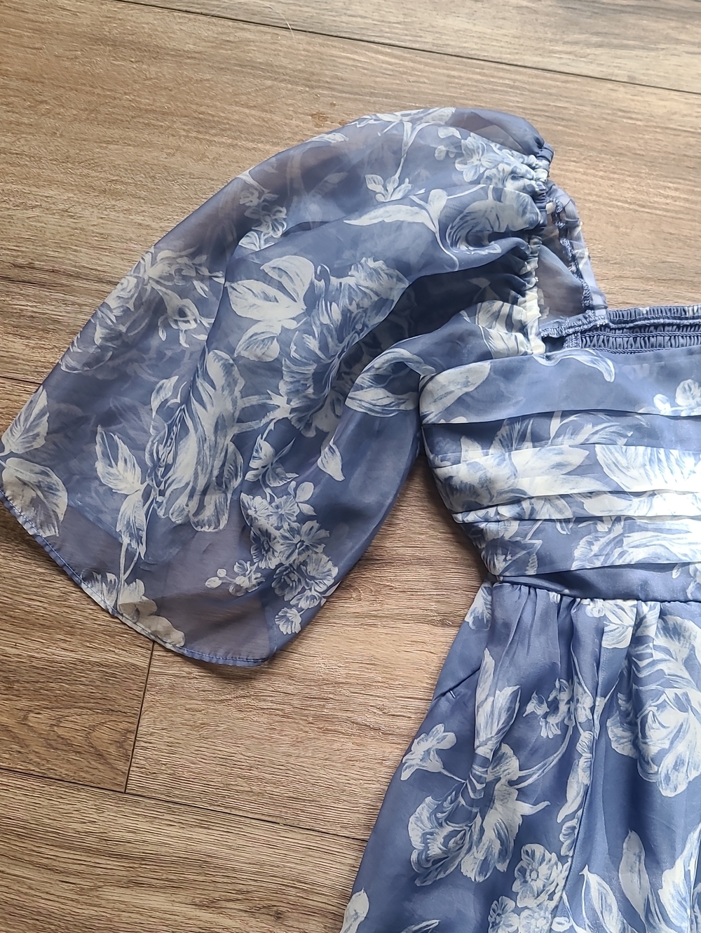 Abercrombie & Fitch Emerson Angel Sleeve Mini Dress Blue Floral Chiffon Size Sm - Picture 3 of 12
